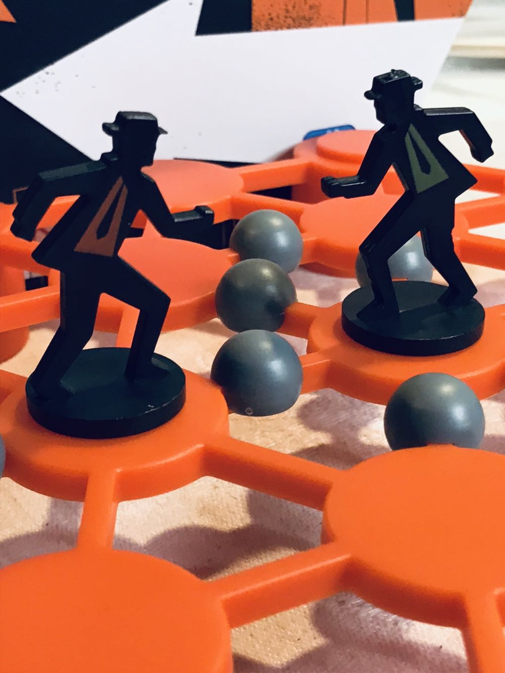 Nowhere To Go  (2) board game collectible [Barcode 086002034106] - Main Image 4