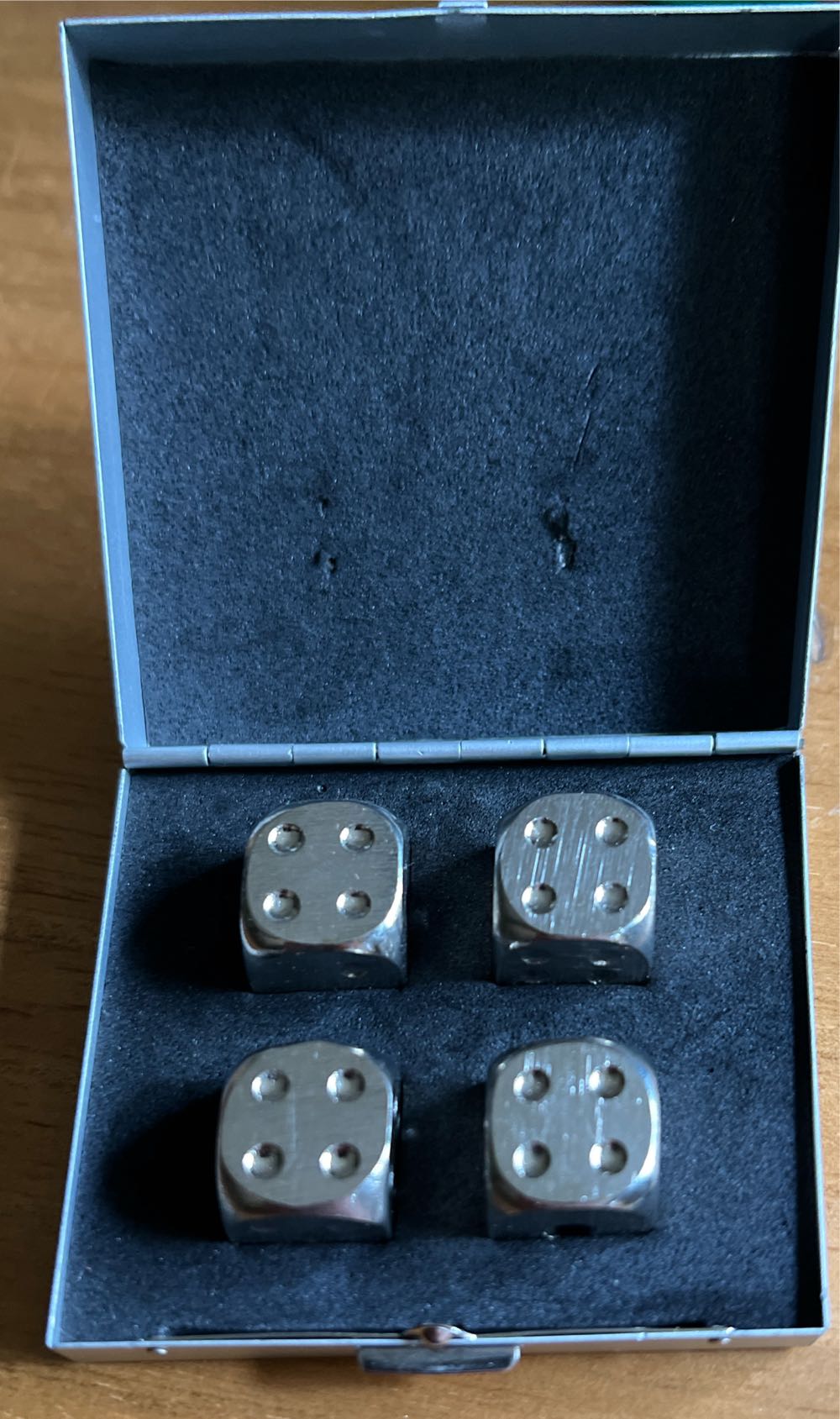 Dice | Deluxe Entertainment  board game collectible [Barcode 096876111506] - Main Image 2