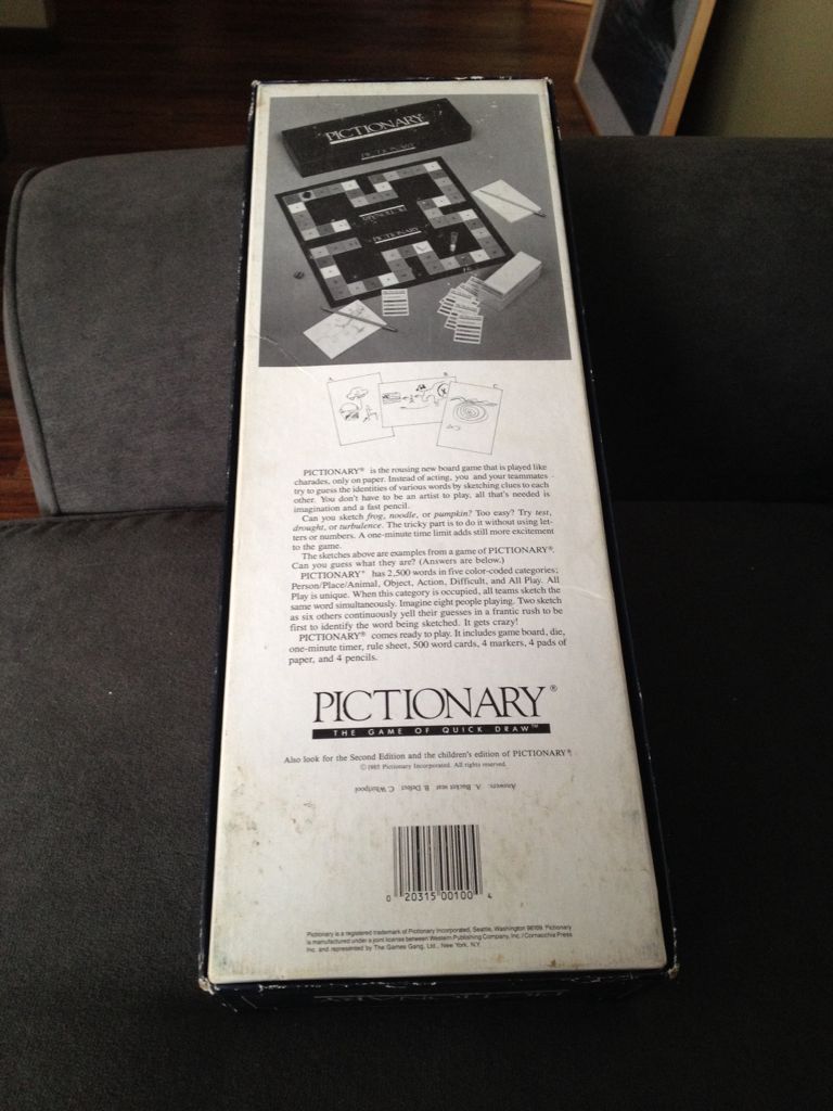 Pictionary  (2-8) board game collectible [Barcode 020315001004] - Main Image 2