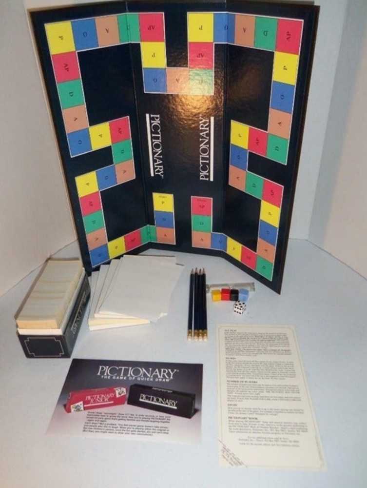 Pictionary  (2-8) board game collectible [Barcode 020315001004] - Main Image 3