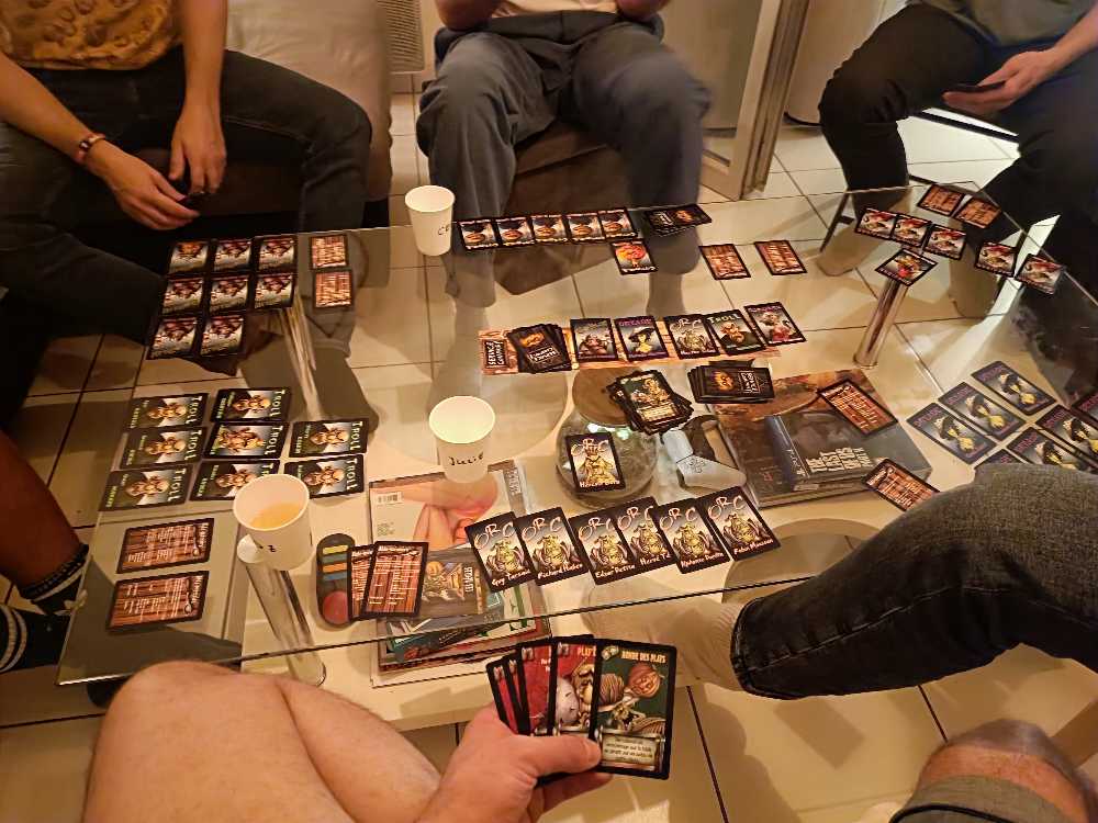 Service compris  (2-6) board game collectible [Barcode 3558380000020] - Main Image 3