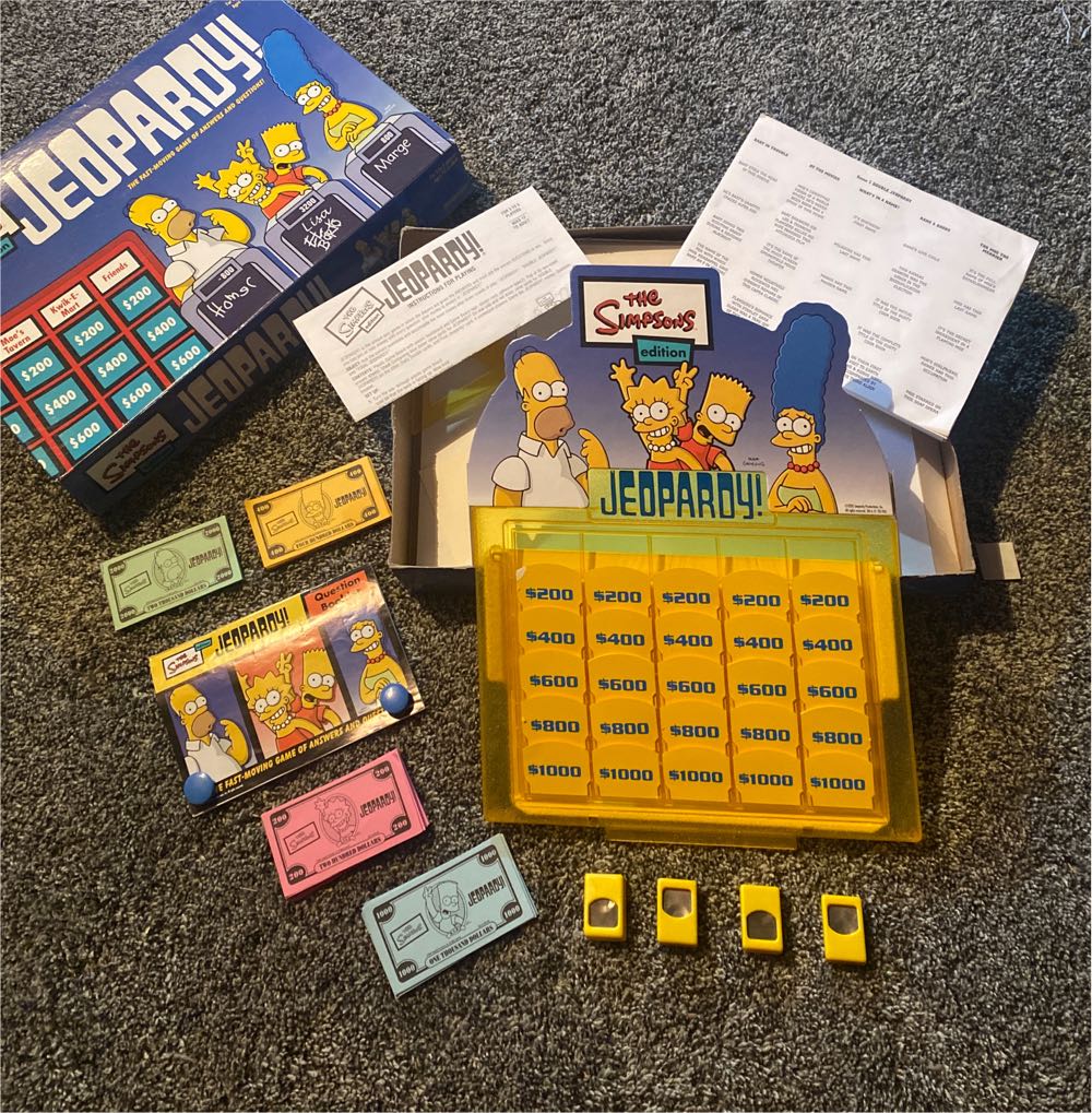 The Simpsons Jeopardy  (3-5) board game collectible [Barcode 021853054552] - Main Image 3