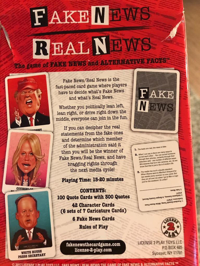 Fake News Real News  (2-4) board game collectible [Barcode 022286104609] - Main Image 2