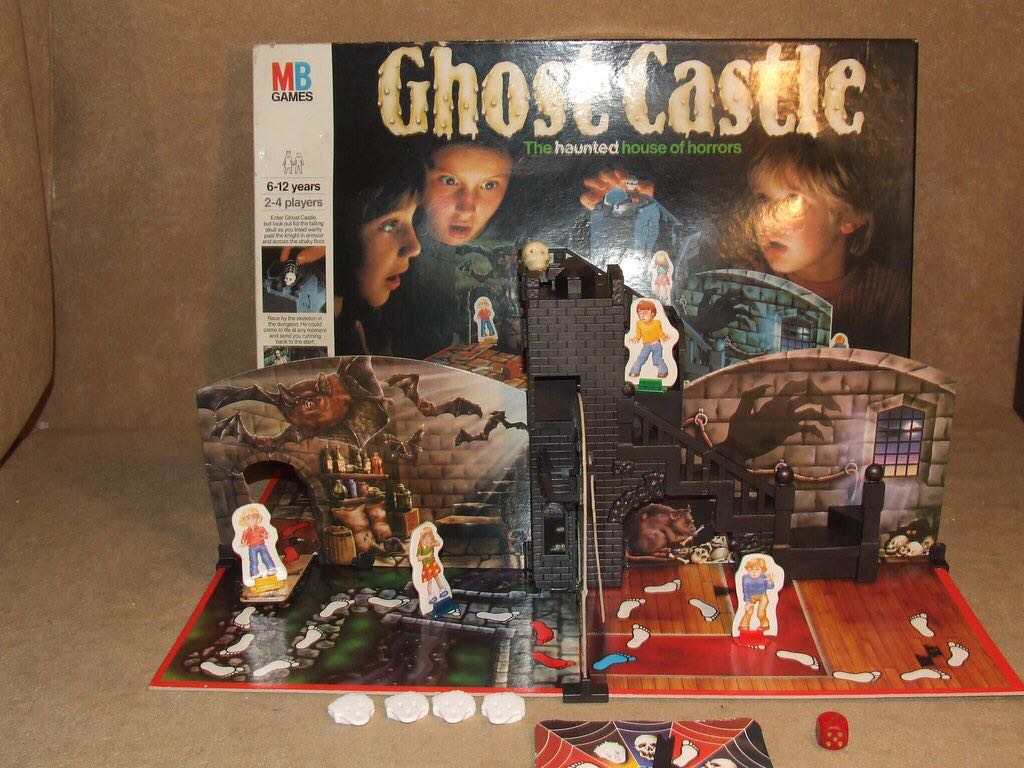 Ghost Castle  (2-4) board game collectible [Barcode 5010994026028] - Main Image 2