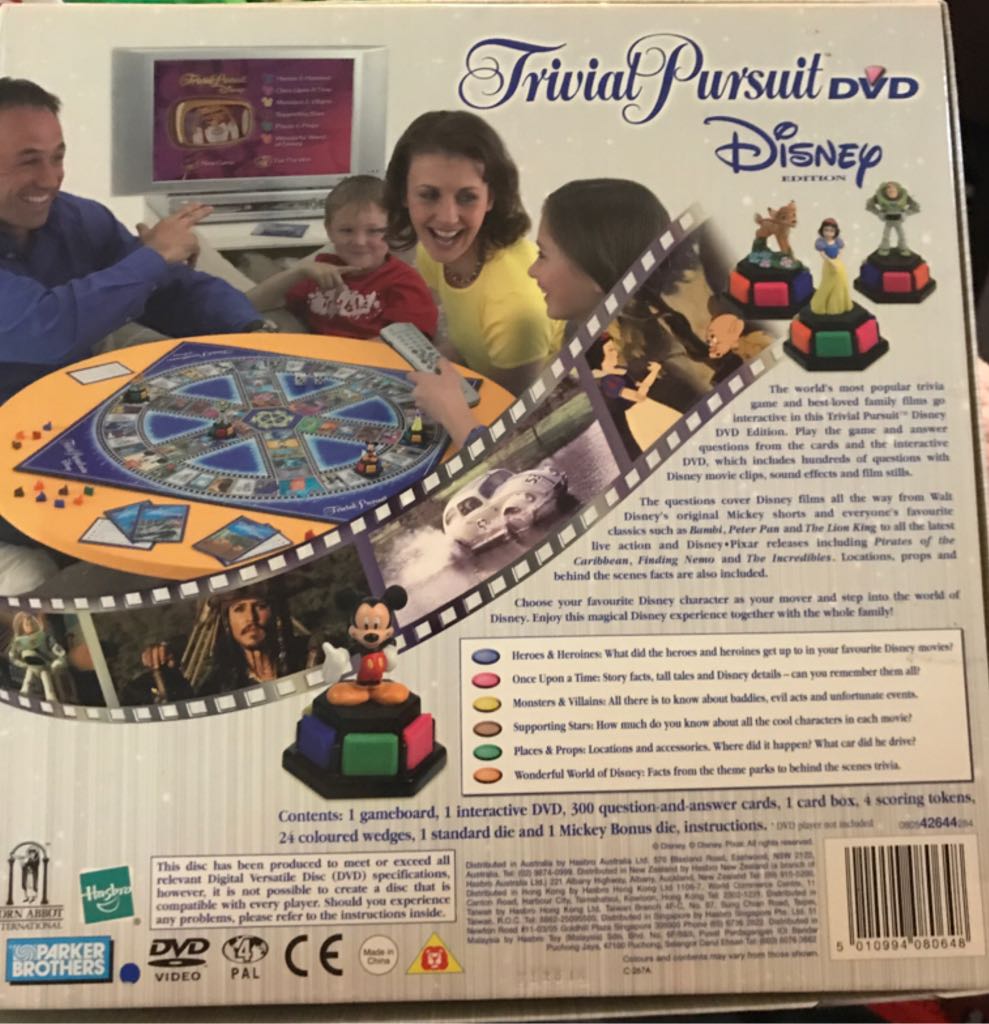 Trivial Pursuit Disney, For All Family Board Game, 31652, 2011 by Hasbro  (2-24) board game collectible [Barcode 5010994080648] - Main Image 2