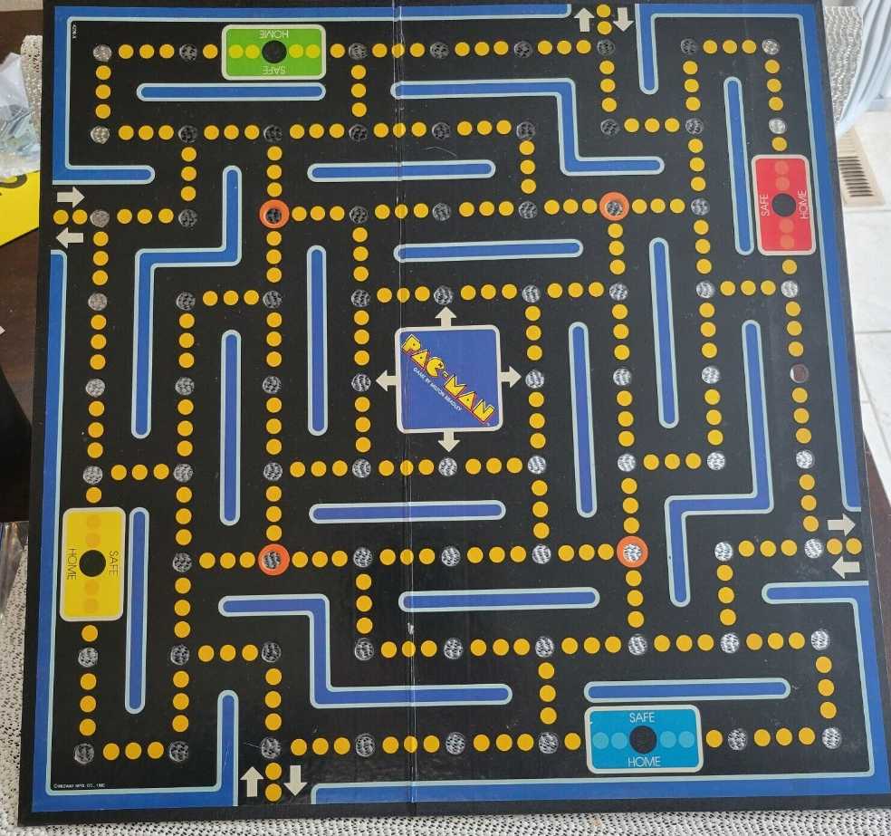 PAC-MAN  (2-4) board game collectible [Barcode 5010994216023] - Main Image 3