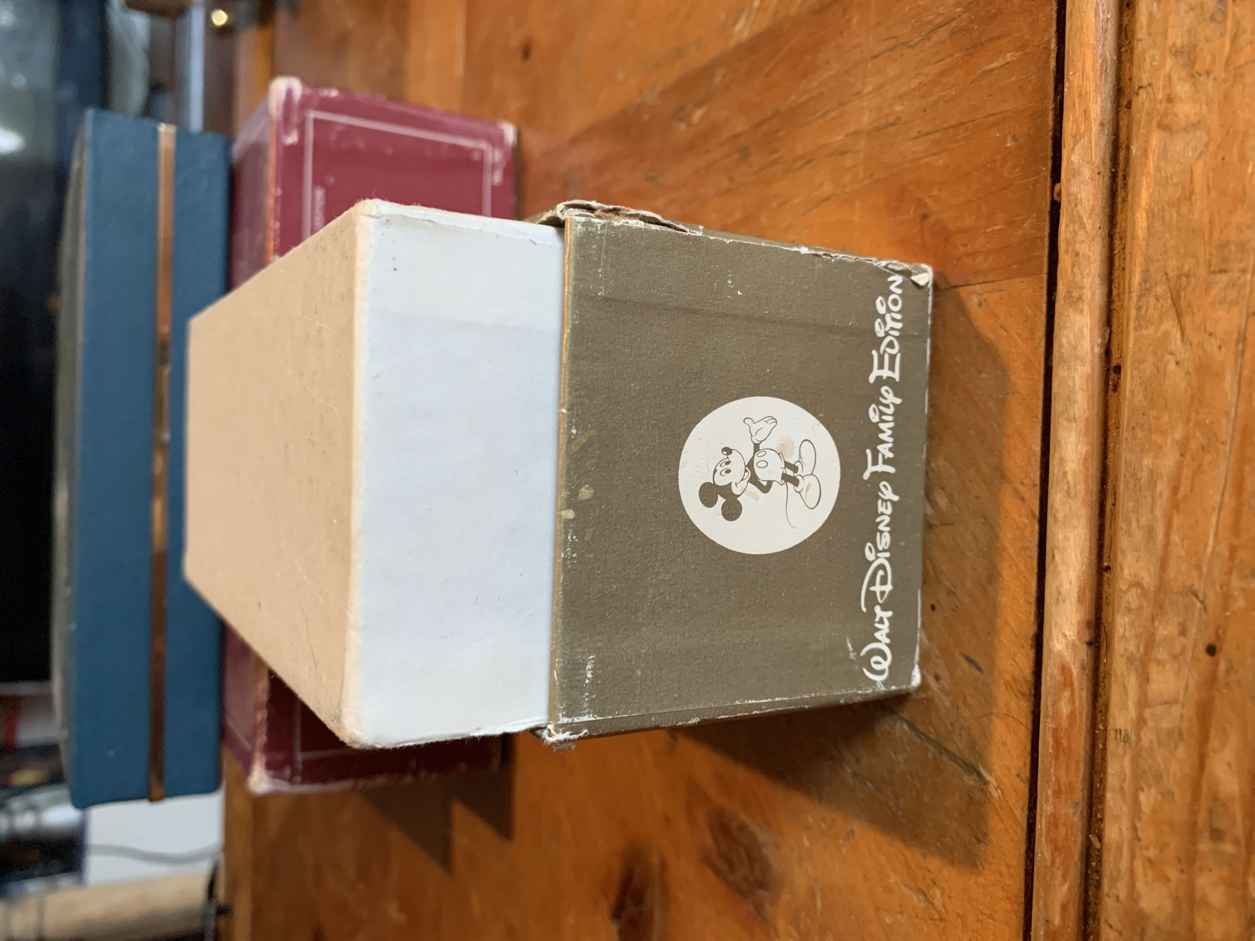 Trivial Pursuit: Genus 2 Expansion  (2-6) board game collectible [Barcode 025235000069] - Main Image 2