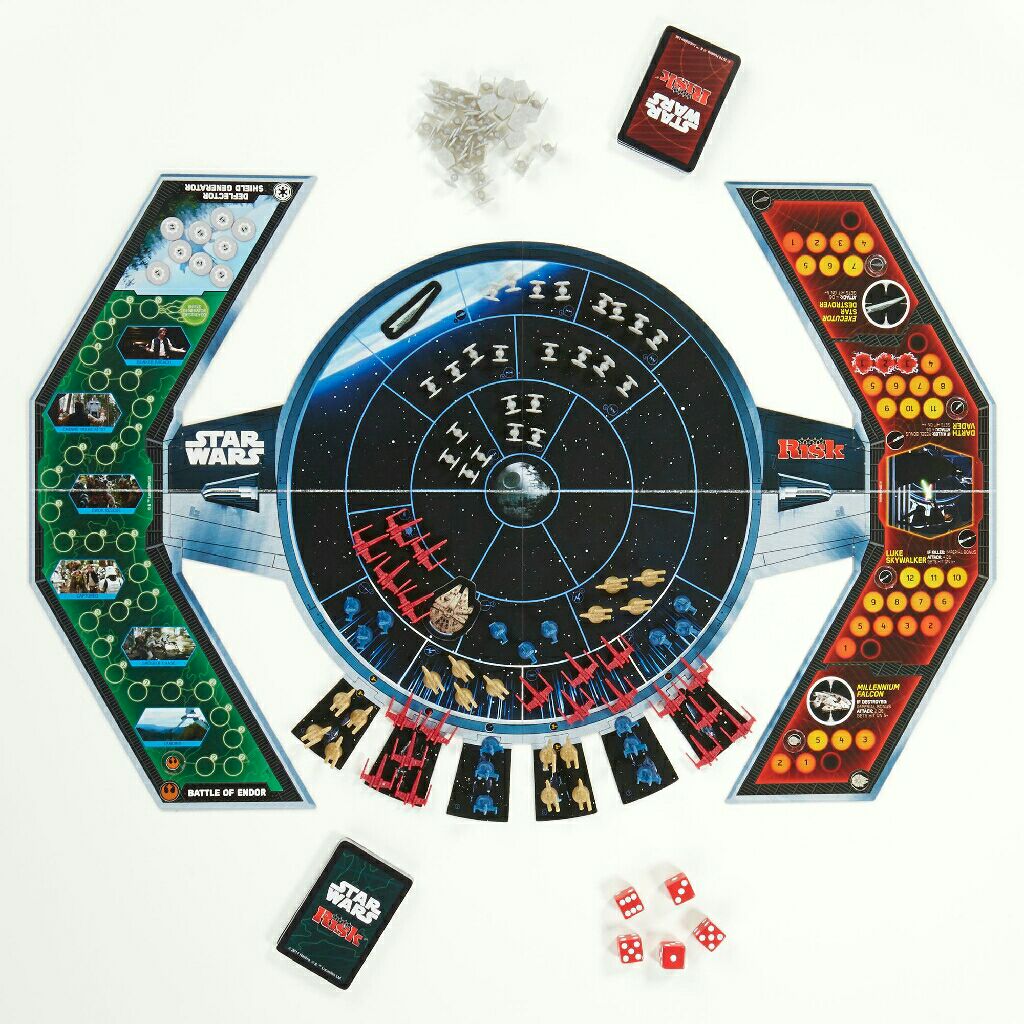 Risk: Star Wars The Force Awakens Edition .  (2-4) board game collectible [Barcode 5010994901233] - Main Image 2