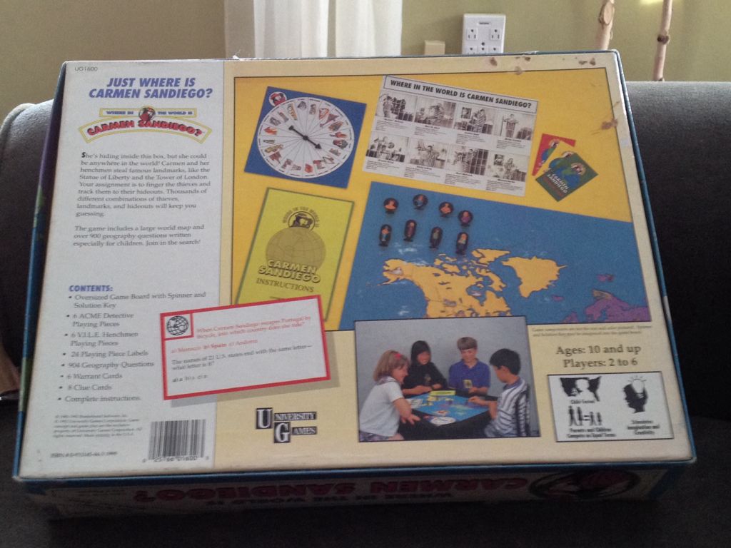 Where In The World Is Carmen Sandiego?  (2-6) board game collectible [Barcode 025766016003] - Main Image 2