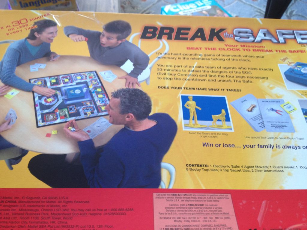 Break The Safe  (2-4) board game collectible [Barcode 027084037739] - Main Image 2