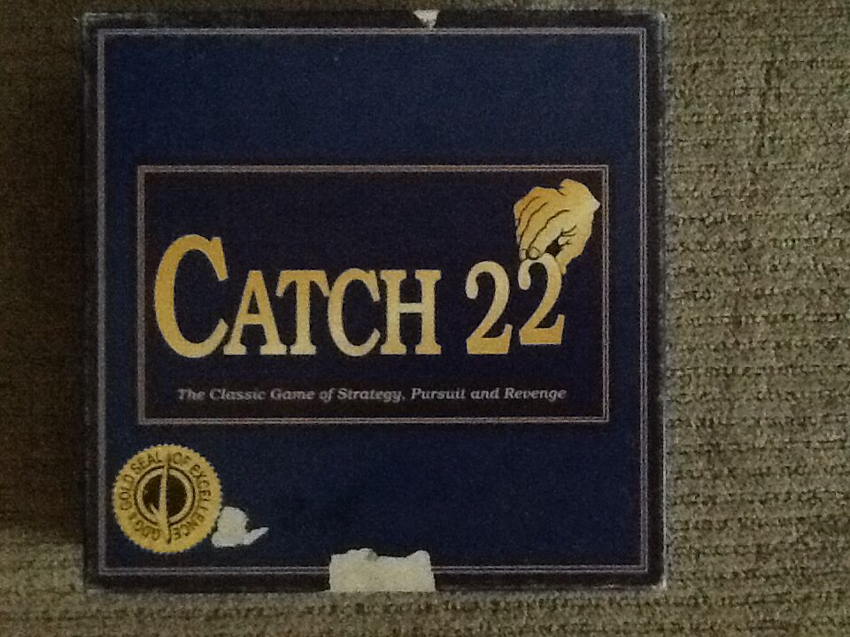 Catch 22  (2-6) board game collectible [Barcode 626975111307] - Main Image 1
