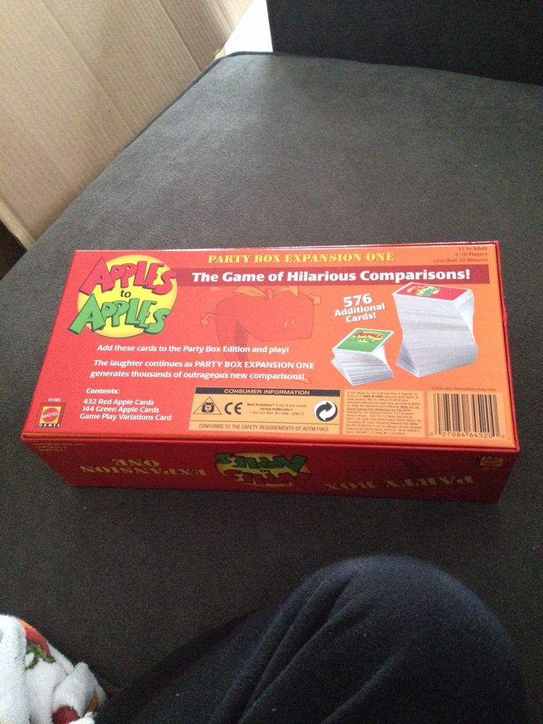 Apples To Apples Expansion One  (4-10) board game collectible [Barcode 027084645200] - Main Image 2