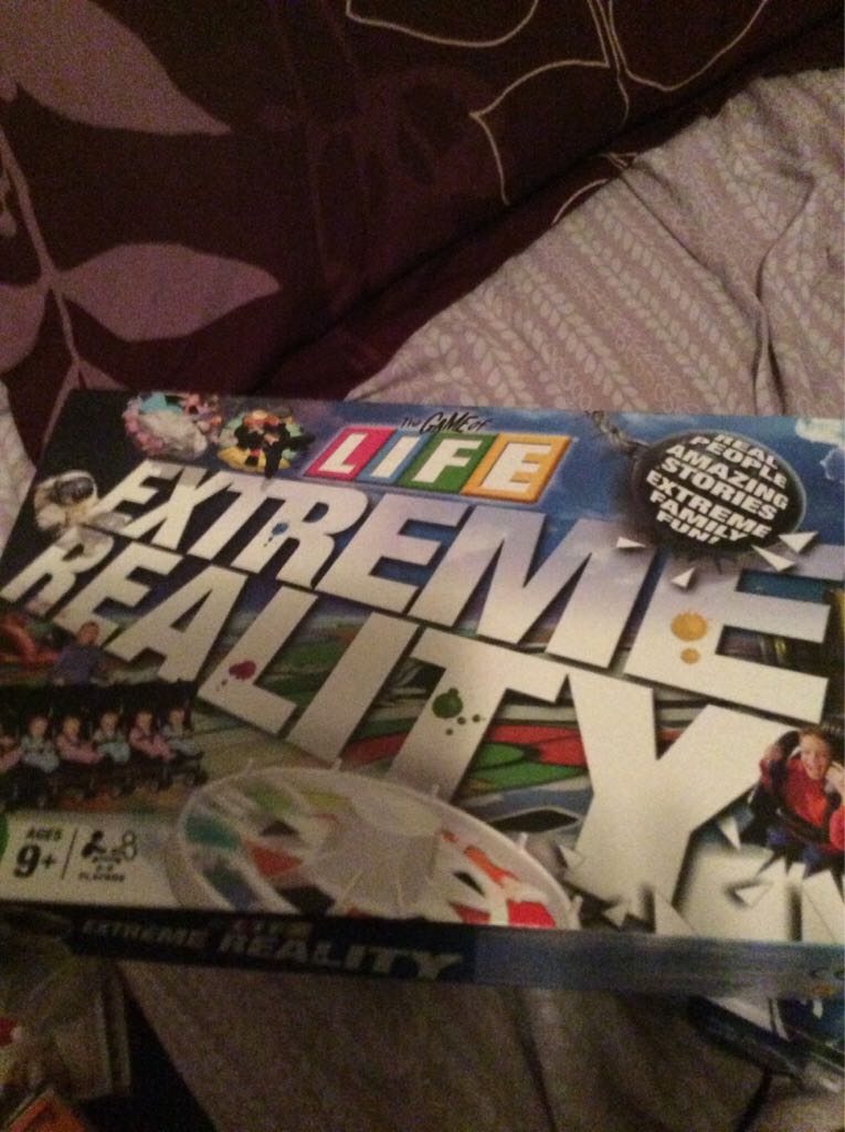 Game of Life: Extreme Reality  (2-4) board game collectible [Barcode 653569404217] - Main Image 2