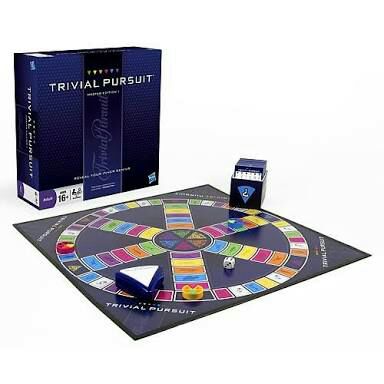 Trivial Pursuit: Master Edition (2009)  (2-6) board game collectible [Barcode 653569492535] - Main Image 2