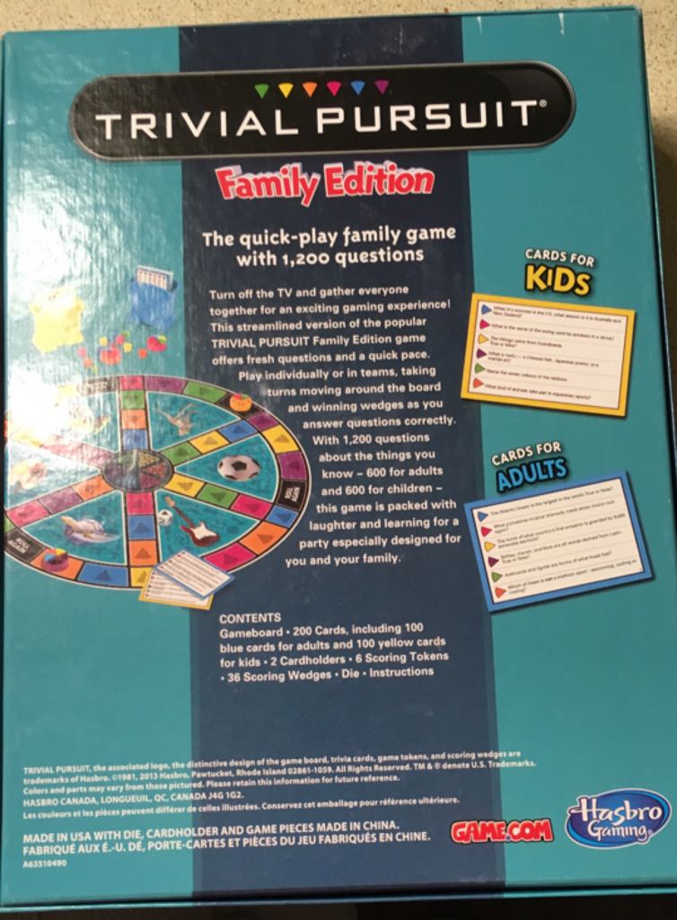 Trivial Pursuit Family Edition  (2+) board game collectible [Barcode 653569903246] - Main Image 2
