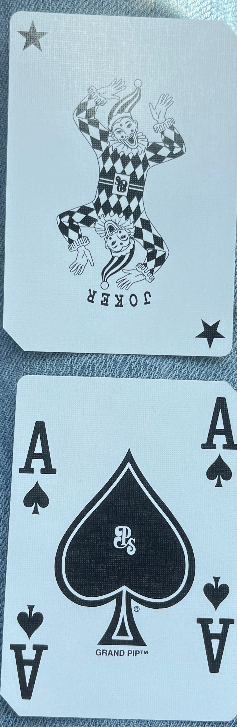 Authentic Casino Playing Cards  board game collectible [Barcode 684782117776] - Main Image 3