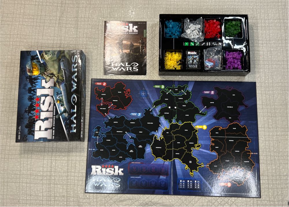 Risk: Halo Wars  (3-5) board game collectible [Barcode 700304004581] - Main Image 3