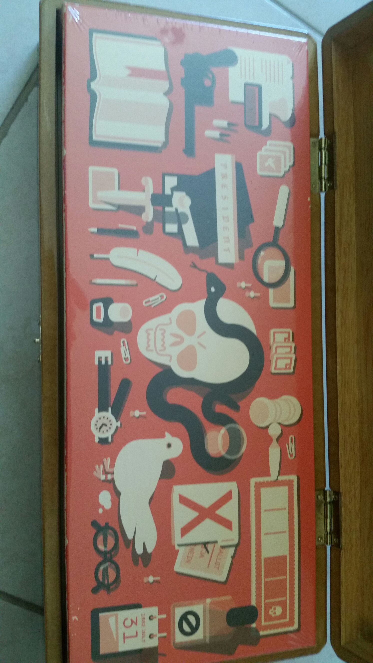 Secret Hitler  (5 to 10) board game collectible [Barcode 711746875073] - Main Image 1