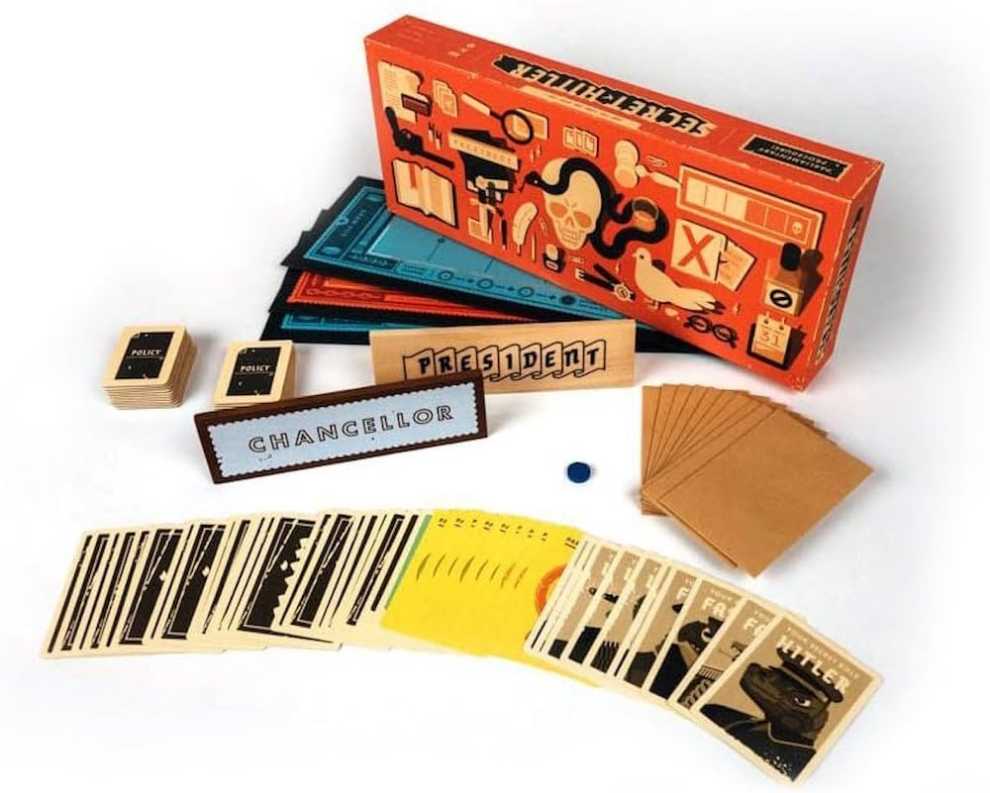 Secret Hitler  (5 to 10) board game collectible [Barcode 711746875073] - Main Image 3