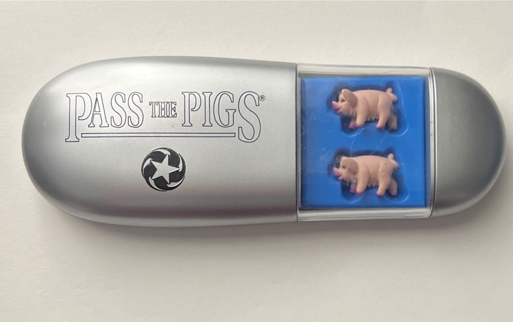 Pass The Pigs  (2+) board game collectible [Barcode 714043061217] - Main Image 3