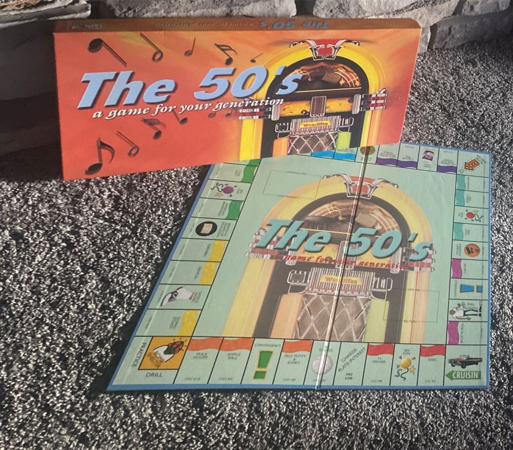 Monopoly  The 50’s  (2-6) board game collectible [Barcode 730799000508] - Main Image 2