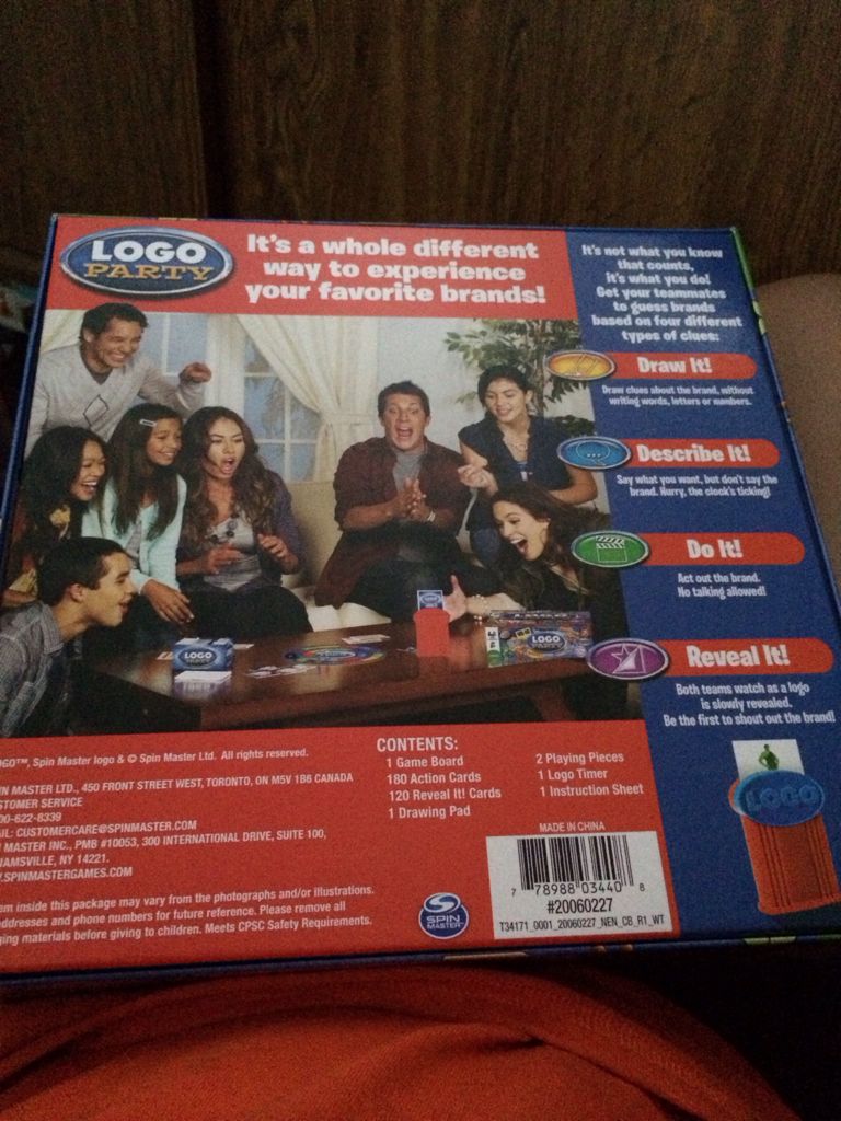 Logo party  (2 Teams) board game collectible [Barcode 778988034408] - Main Image 2