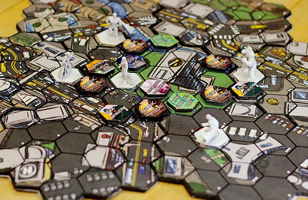 Sentinel Tactics - The Flame Of Freedom  (2-8) board game collectible [Barcode 798304258813] - Main Image 2