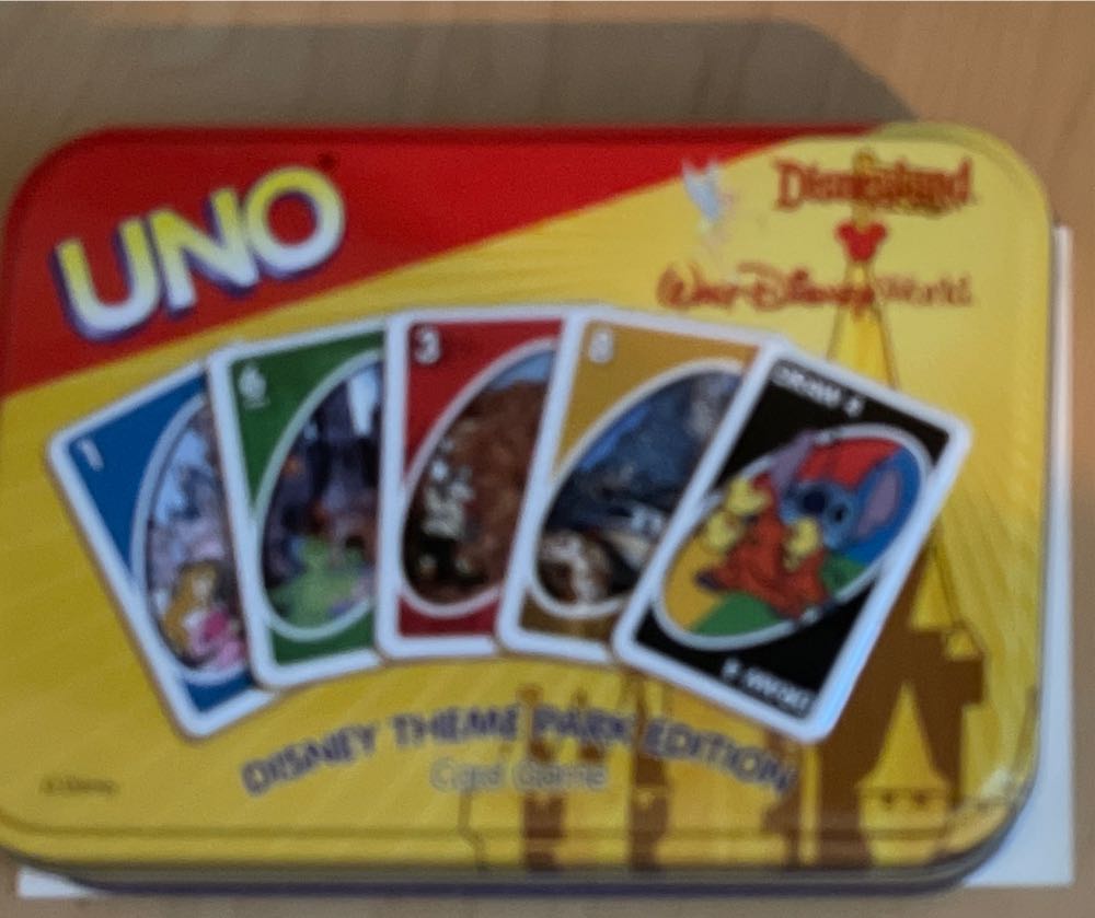 Uno Disney Theme Park Edition  (2-4) board game collectible [Barcode 831614005217] - Main Image 3