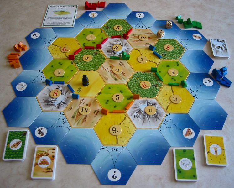 Catan (New 5th Edition)  (3-4) board game collectible [Barcode 8436017220100] - Main Image 2