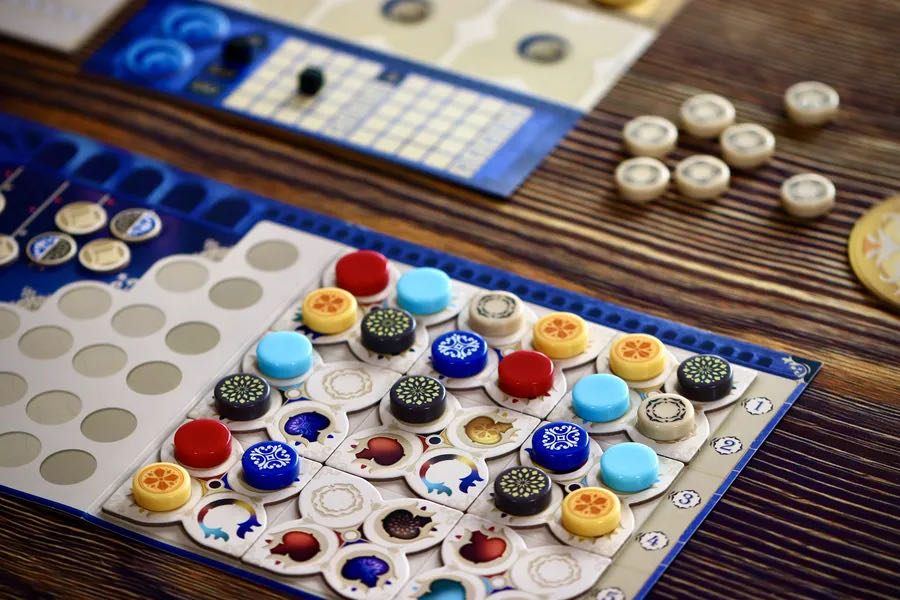 Azul: Duel  (2) board game collectible [Barcode 826956601609] - Main Image 3