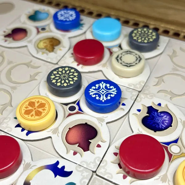 Azul: Duel  (2) board game collectible [Barcode 826956601609] - Main Image 4