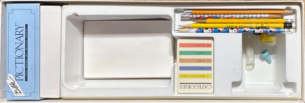 Pictionary: Bible  (3-16) board game collectible [Barcode 020315001554] - Main Image 2