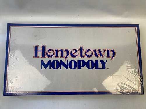 Magpie Games Urban Shadows 2nd Edition: Gamemaster Toolkit Mc Screen & Campaign Notepads