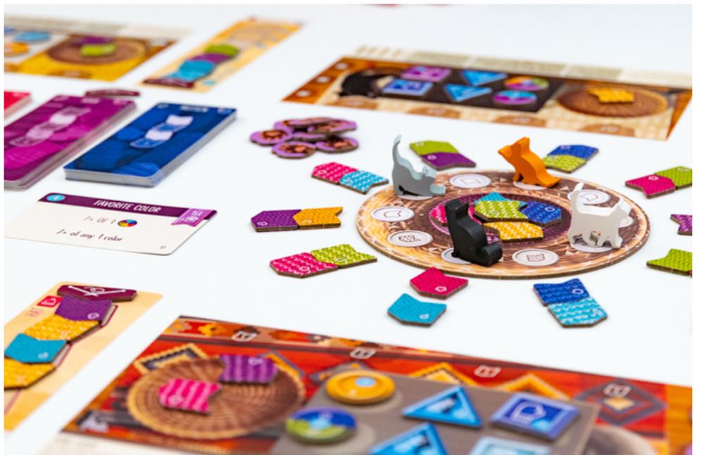 Knitting Circle  (1-4) board game collectible [Barcode 729220010889] - Main Image 3