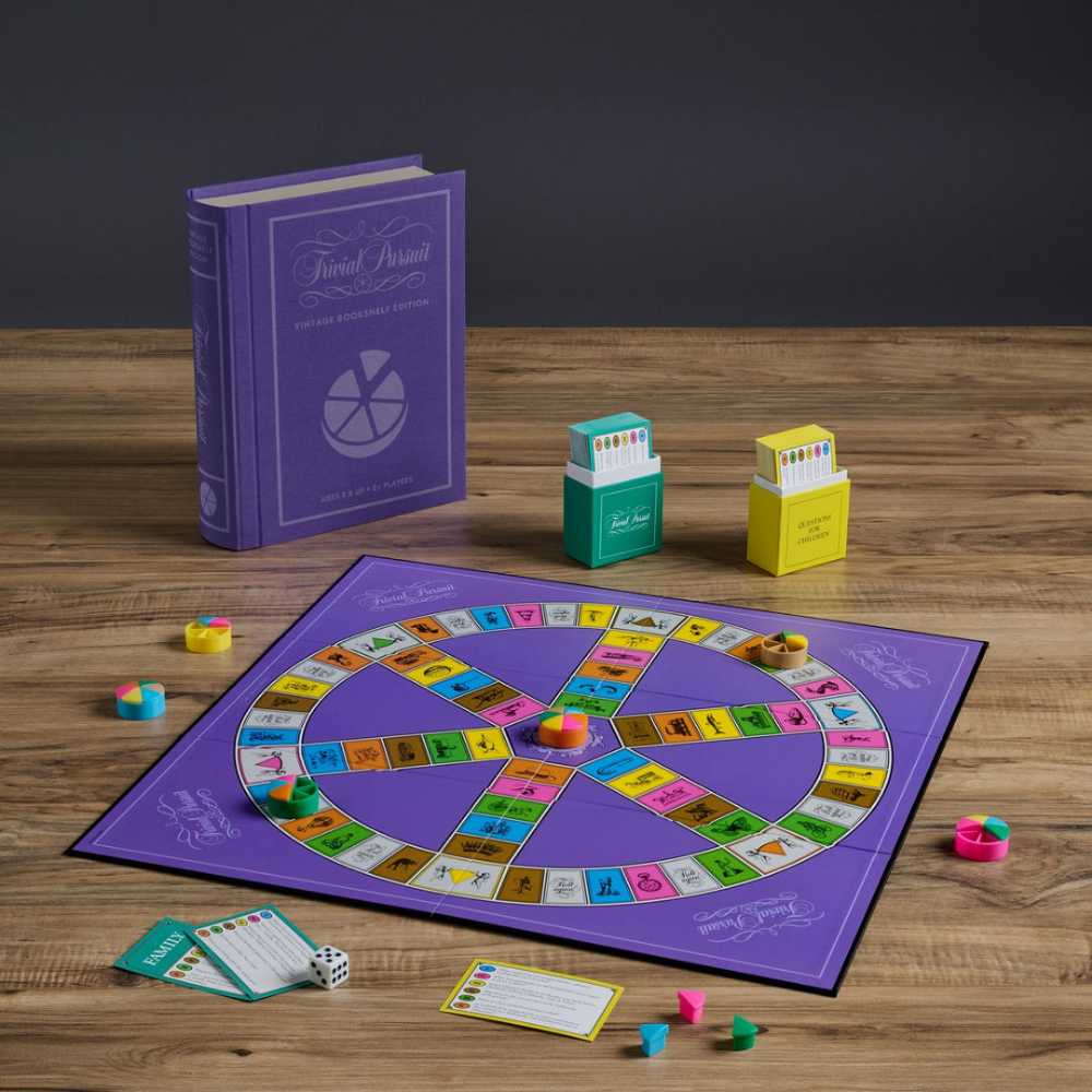 Trivial Pursuit (Bookshelf Edition)  (2-6) board game collectible [Barcode 850031312555] - Main Image 3