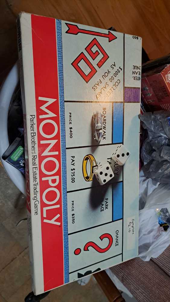 MONOPOLY  (8) board game collectible - Main Image 2