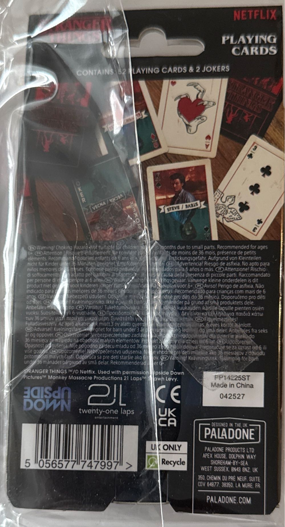 Stranger Things Playing Cards With Tin  board game collectible [Barcode 5056577747997] - Main Image 3