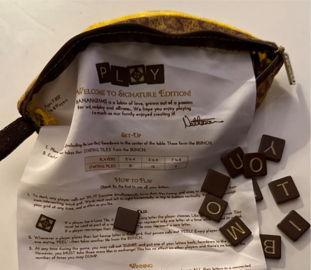 Bananagrams  (1-8) board game collectible [Barcode 856739001159] - Main Image 2