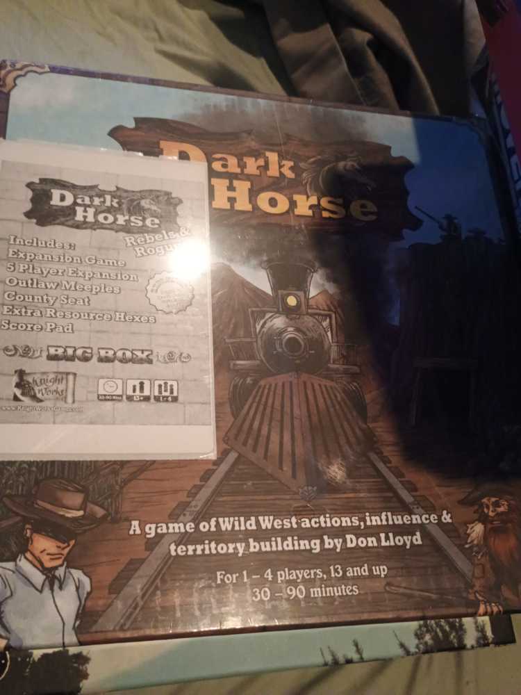 Dark Horse Deluxe Ed Box In Rebels And Rogues  board game collectible [Barcode 609613083761] - Main Image 2