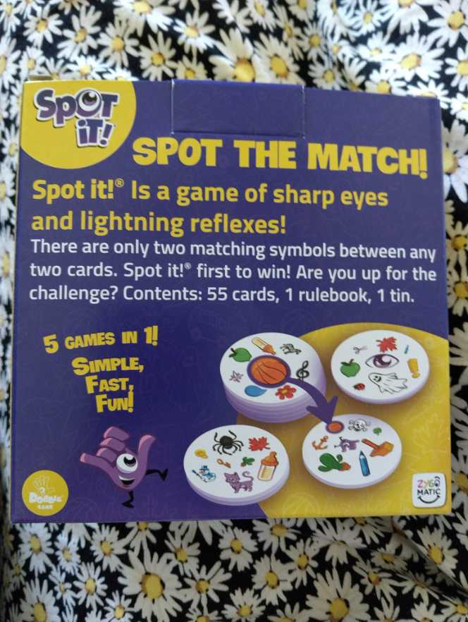 Spot It! Classic   board game collectible [Barcode 3558380130024] - Main Image 2