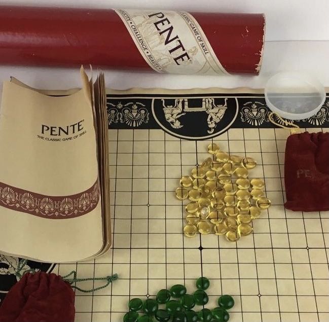 Pente: The Classic Game of Skill  (2-4 (2,3,4)) board game collectible - Main Image 3