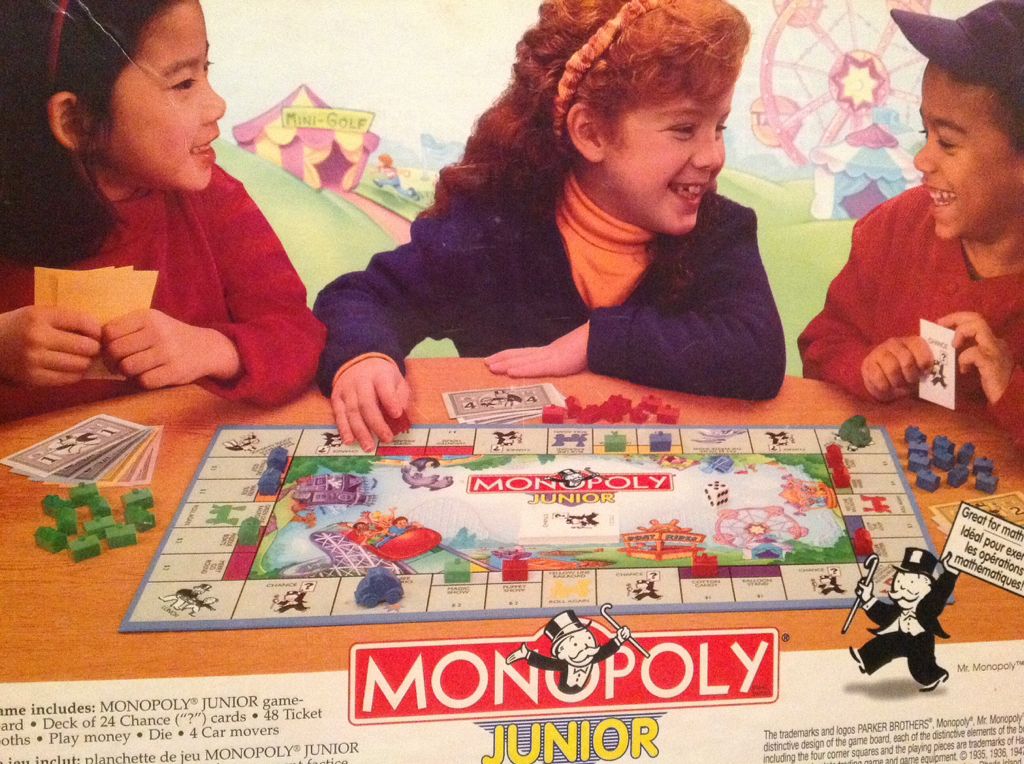 Monopoly Junior  (2-4) board game collectible [Barcode 073000004415] - Main Image 2