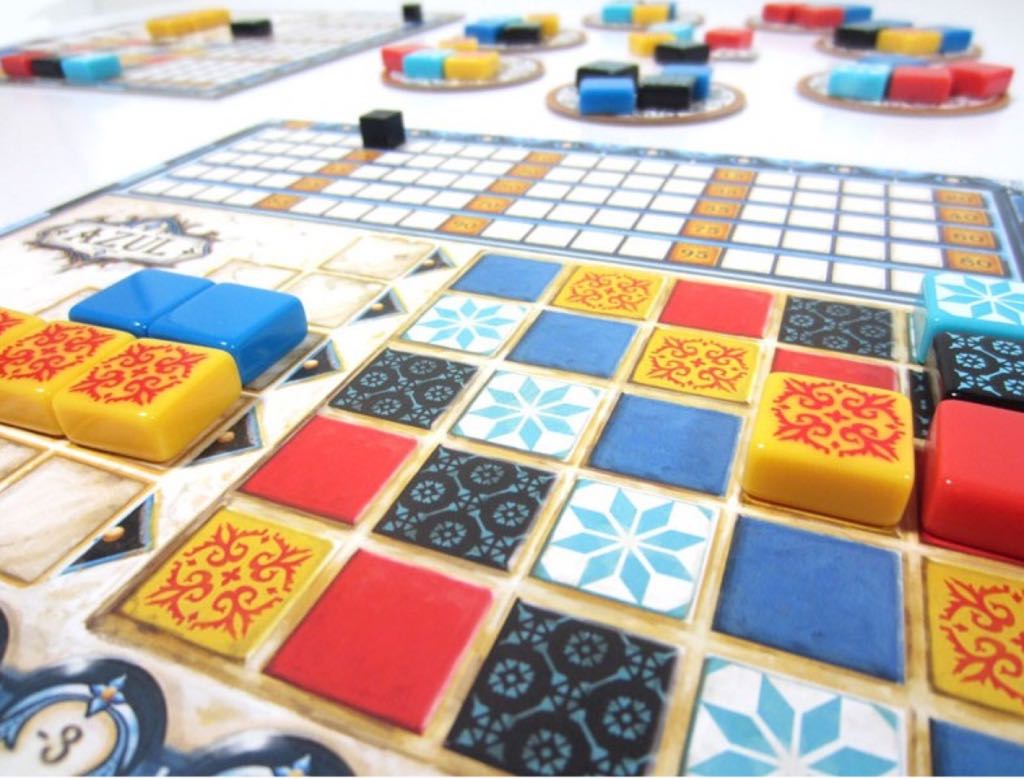 Azul  (2-4) board game collectible [Barcode 826956600107] - Main Image 2