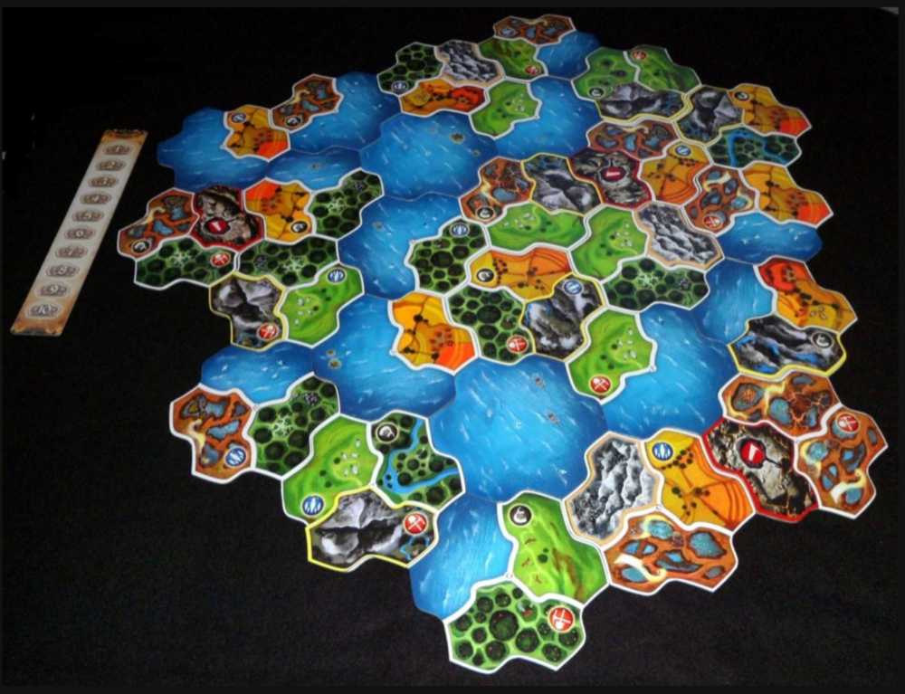 Small World: Realms  (2-6) board game collectible - Main Image 4