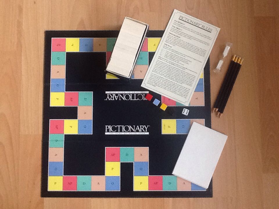 Pictionary  (3 To 16) board game collectible - Main Image 2