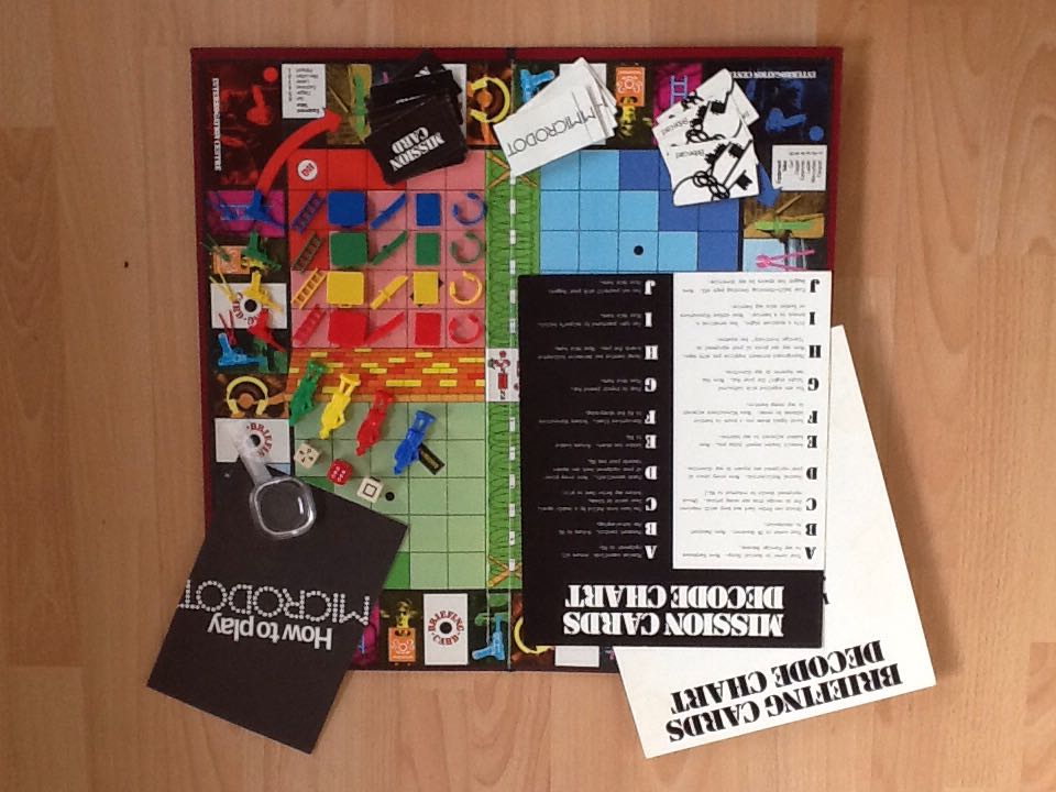 Microdot  (2-4) board game collectible - Main Image 2