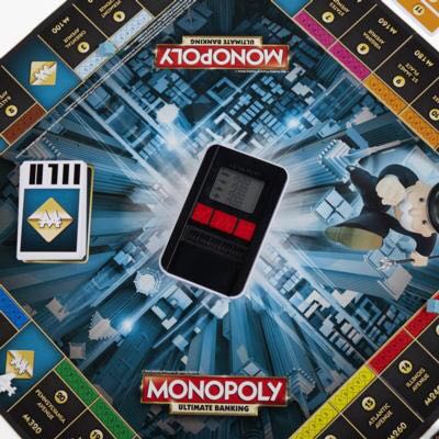 Monopoly Ultimate Banking Edition  (2-4) board game collectible - Main Image 2