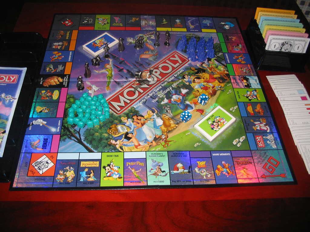 Monopoly Disney Edition  (8+) board game collectible - Main Image 2