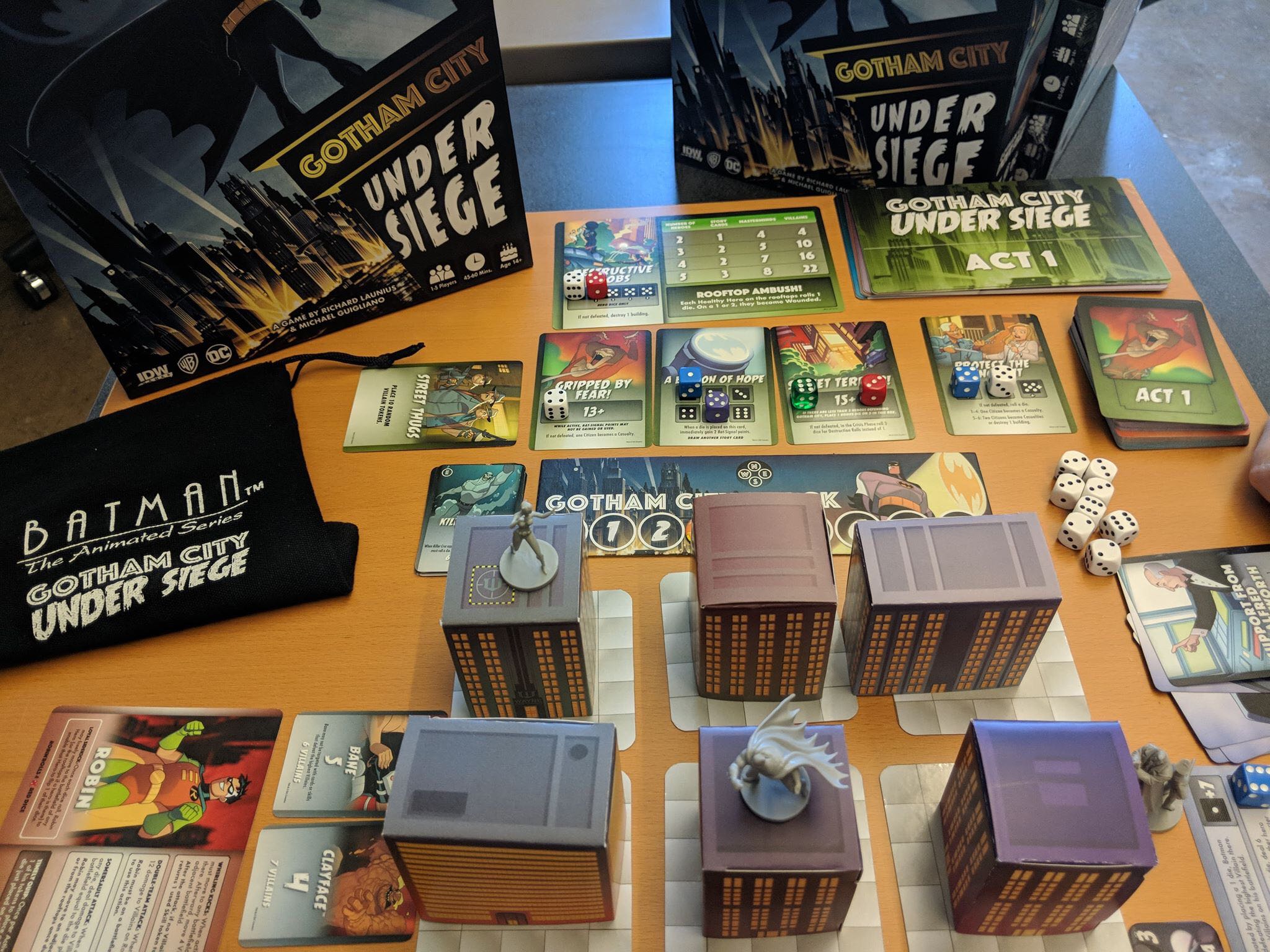 Batman The Animated Series: Gotham City Under Siege  (1-5) board game collectible [Barcode 827714015379] - Main Image 2