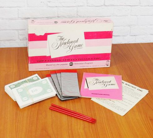 The Newlywed Game  (2-4 Couples) board game collectible - Main Image 2